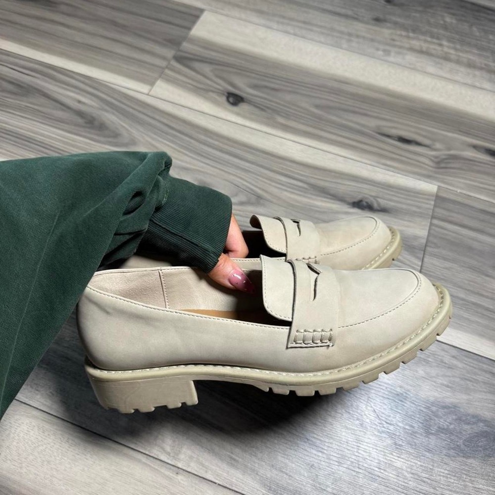 Dolce Vita Cream leather loafers with a boho vibe